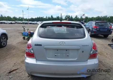 2009 Hyundai Accent Gs z USA, uszkodzony, nr VIN KMHCM36C99U129697